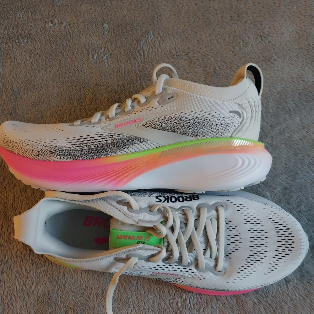 Brooks Women's White and Pink Running Shoes - Picture 2 of 3